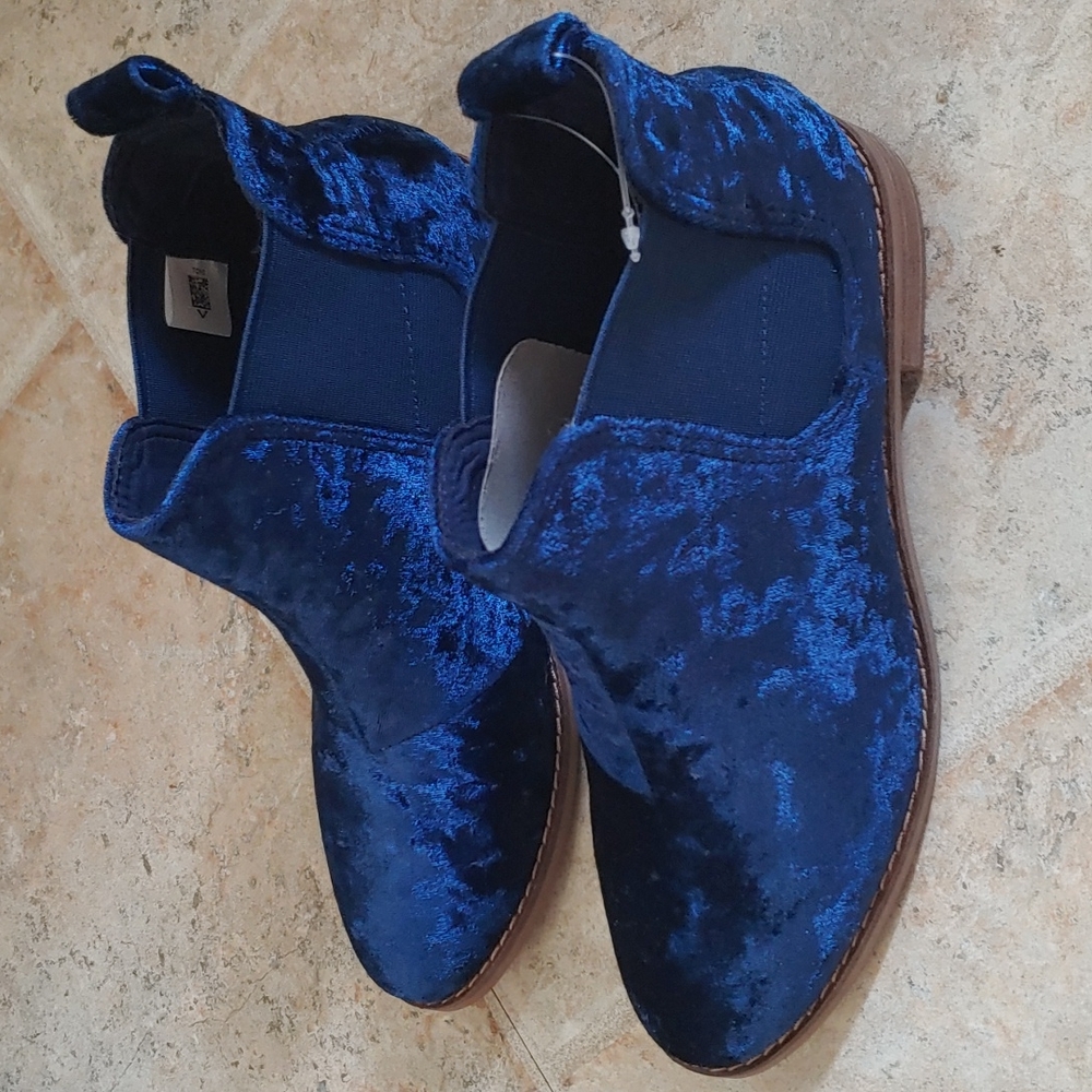Blue velvet tom booties size 7